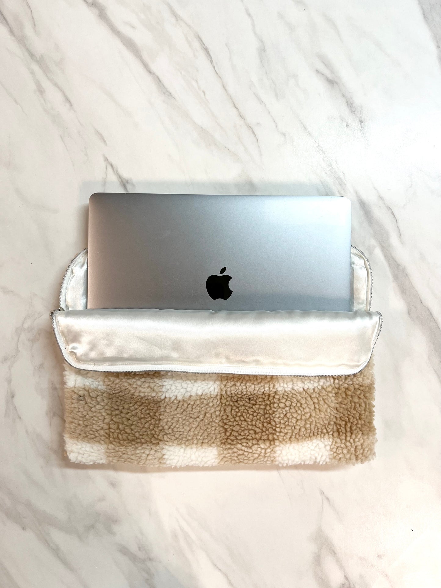 Cocoon fleece computer case