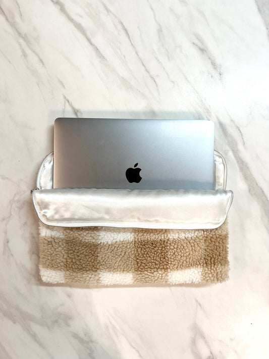 Cocoon fleece computer case
