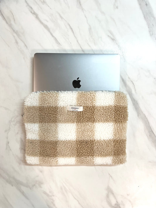 Cocoon fleece computer case