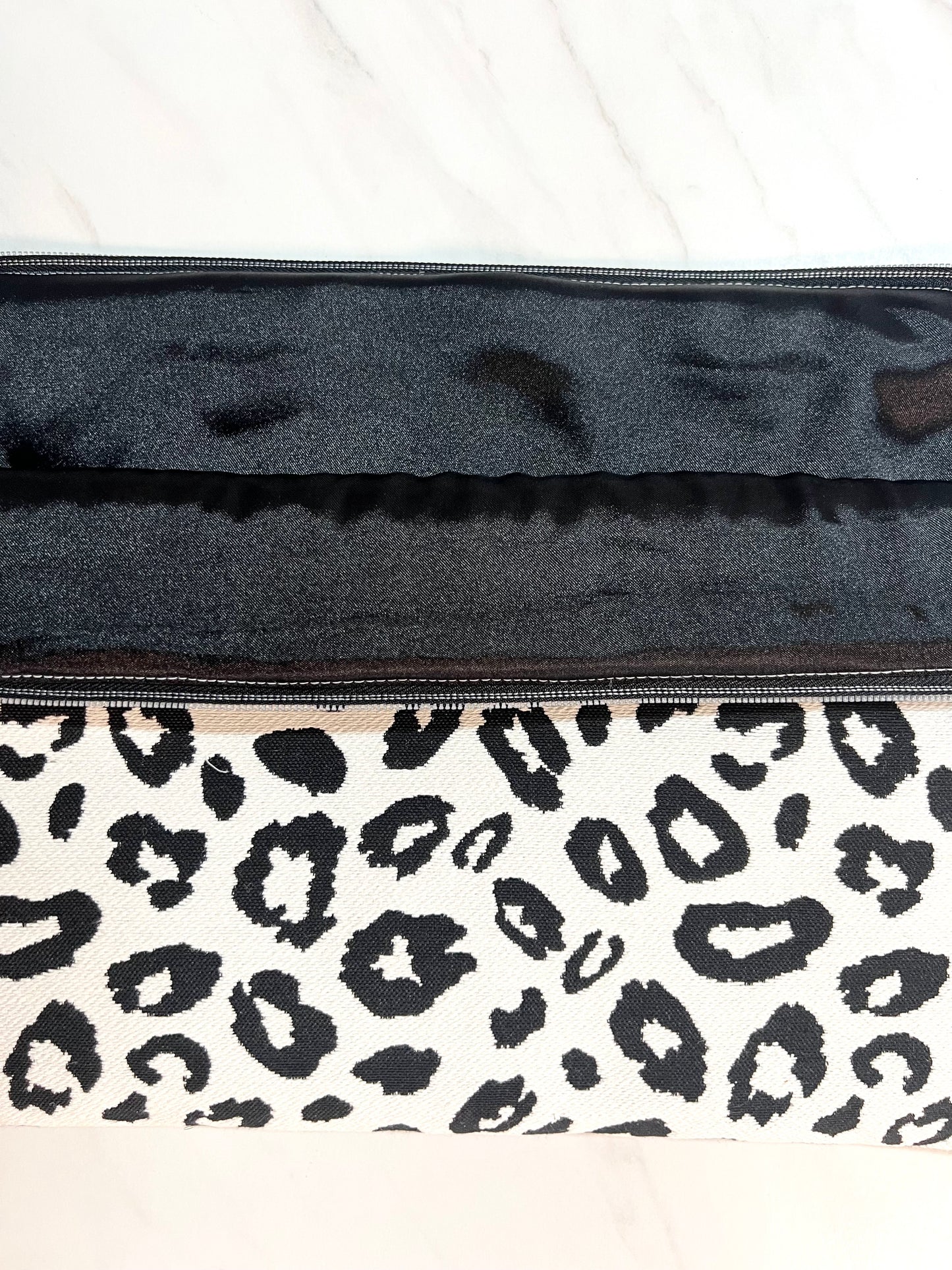 Computerhülle aus Jacquard-Stoff – Panthera