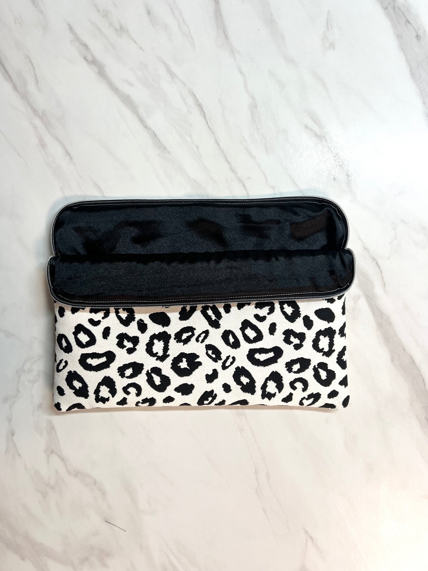 Computerhülle aus Jacquard-Stoff – Panthera