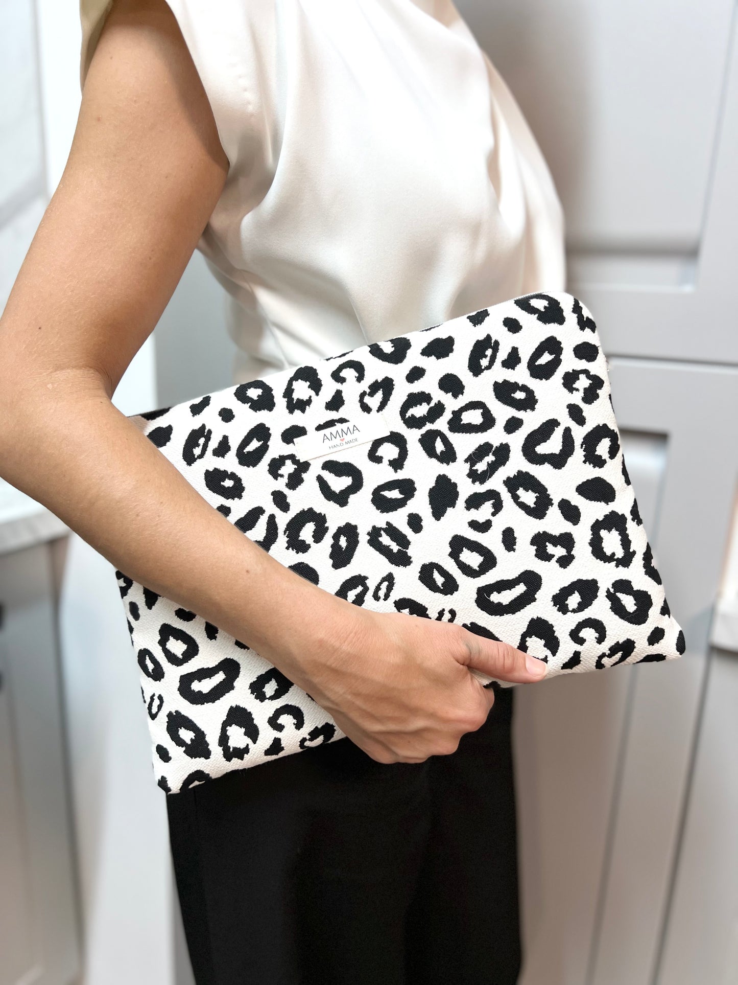 Computerhülle aus Jacquard-Stoff – Panthera
